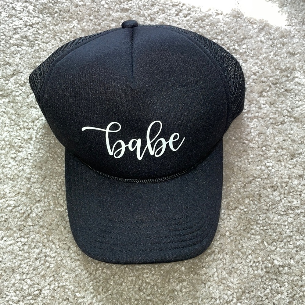 Trucker hat